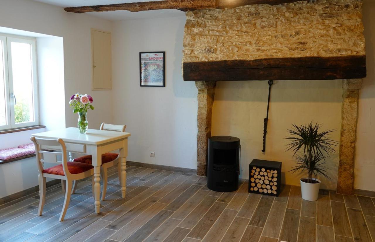 Gite Rural La Maison Mauve Ventouse Buitenkant foto
