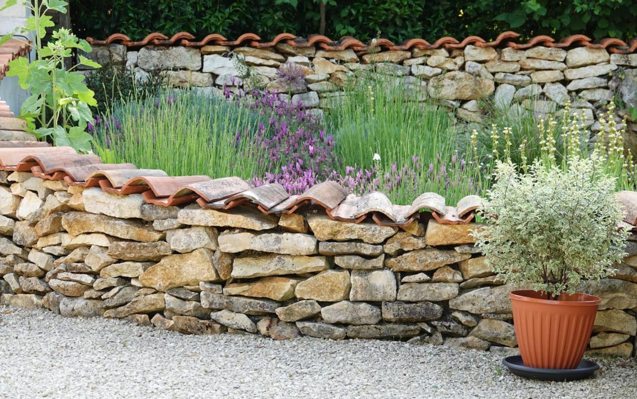 Gite Rural La Maison Mauve Ventouse Buitenkant foto